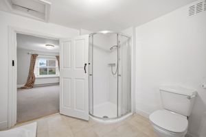 En Suite- click for photo gallery